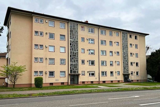 Dieses stdtische Wohnhaus an der Schw...t das Gebude vor Beginn der Arbeiten.  | Foto: Alexander Huber