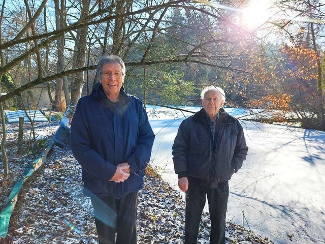 Wolfgang Bahr (links) und Udo Baum vom...and der Nabu-Ortsgruppe am Hohbergsee.  | Foto: Uwe Schwerer