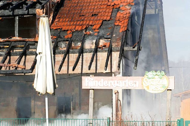 Vor rund einem Monat hat ein Brand das...untergebrachten Kindergarten zerstrt.  | Foto: Sebastian Barthmes