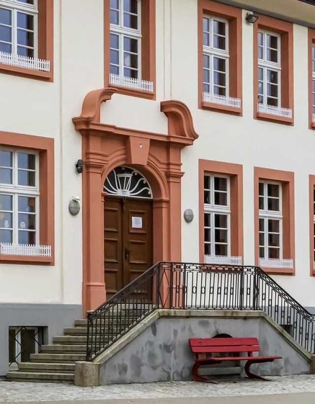 Aus Sicherheitsgrnden muss die Treppe an der Grundschule saniert werden.  | Foto: Wilfried Dieckmann