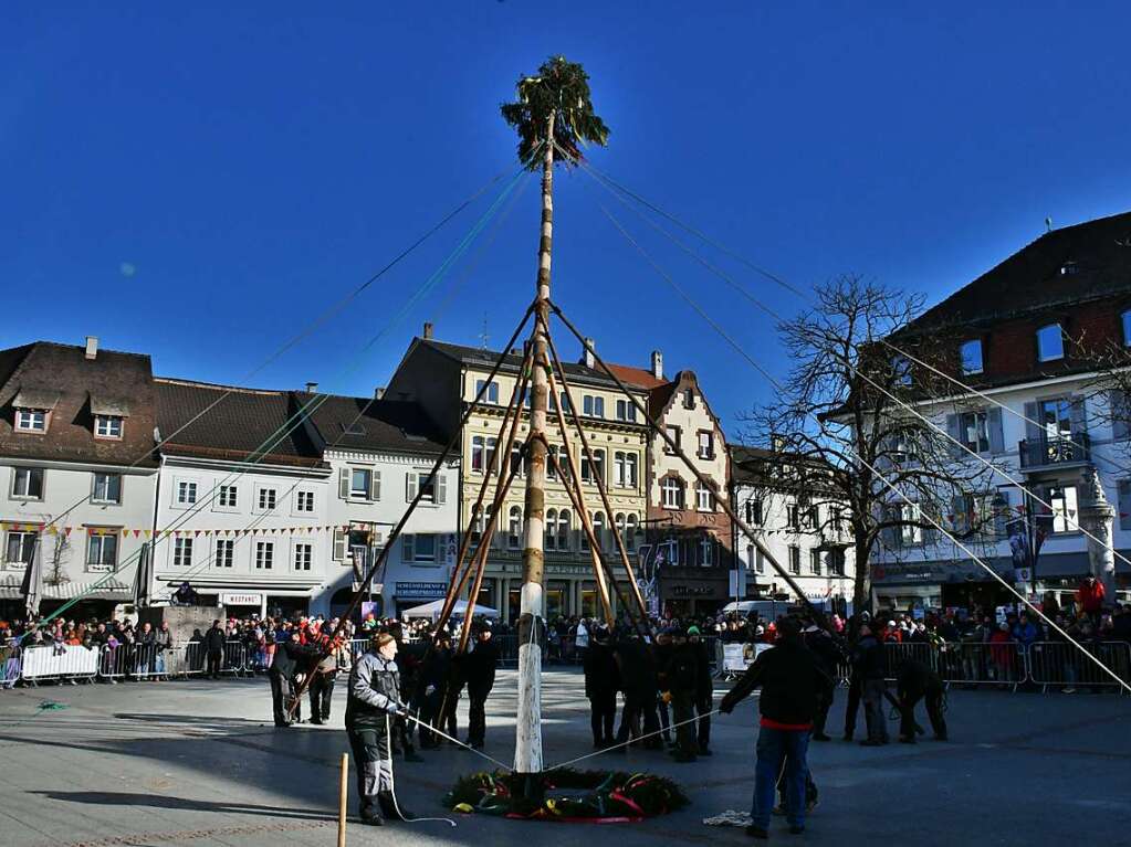 Impressionen vom Narrenbaumstellen in Lrrach