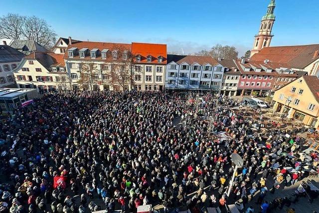 5000 Menschen setzen in Offenburg ein starkes Zeichen gegen Rechts