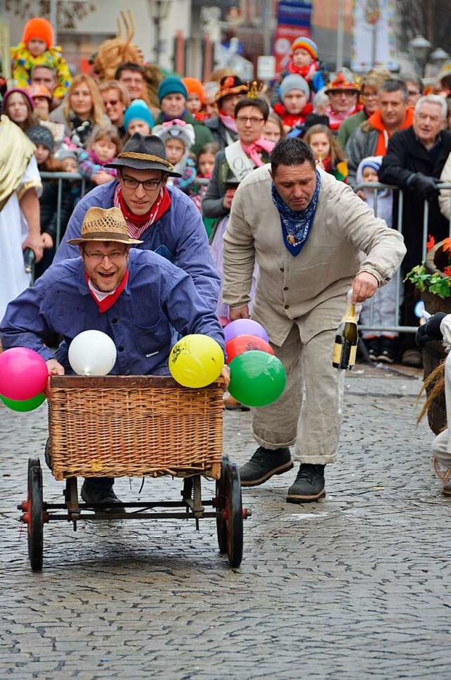 Eine Riesengaudi ist das Scheese-Rennen der Fessenbacher Rebknrpli.  | Foto: Helmut Seller