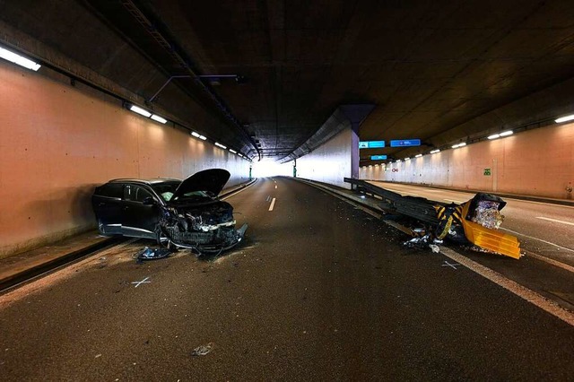 Bild von der Unfallstelle im Tunnel nach St. Louis  | Foto: Kantonspolizei Basel-Stadt