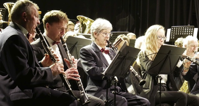 Die Stadtmusik Bad Sckingen spielte a...Motto &#8222;Kontraste&#8220; standen.  | Foto: Michael Gottstein