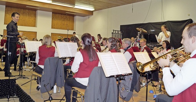 Der Musikverein Tannenkirch gab sein e...bastian Wagners musikalischer Leitung.  | Foto: Silke Hartenstein