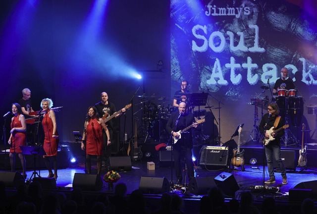 Soul-Party im XXL-Format: Jimmy&#8217;s Soul Attack auf der Reithallenbhne   | Foto: Bertold Baumeister
