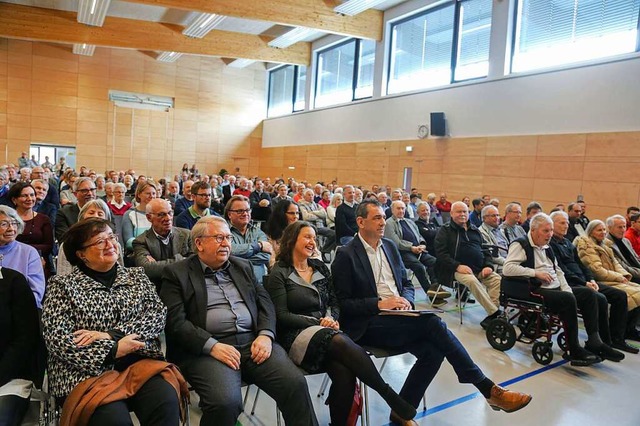 Viele waren zum sichtlich heiteren Neujahrsempfang gekommen.  | Foto: Sandra Decoux