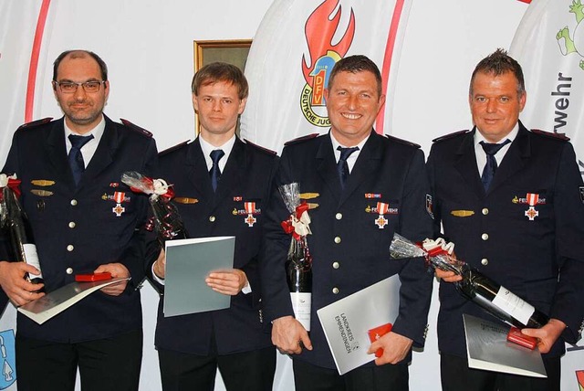 Das Ehrenzeichen in Silber des Landes ...glin, Fabian Wrstlin und Tobias Sax.  | Foto: Christiane Franz