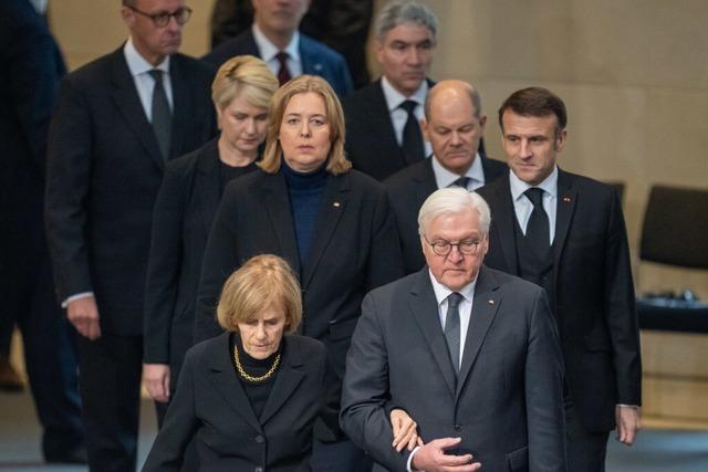 Macron und die Spitzen der deutschen Politik geben Schuble beim Trauerstaatsakt die letzte Ehre