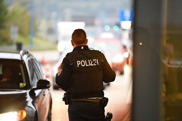 Der Autobahnzoll in Rheinfelden: Nicht...der Bundespolizei kontrolliert werden.  | Foto: Jonas Hirt