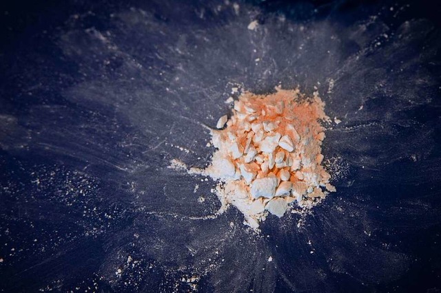 Laut Anklage wollte ein Mann zehn Kilo Kokain kaufen.  | Foto: Christian Charisius (dpa)
