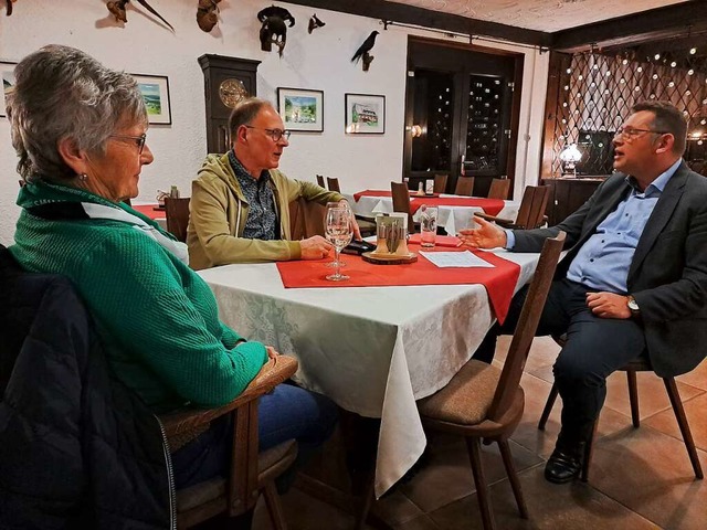 Annemarie Zhringer, Thomas Schnig und Markus Kleiser im Gesprch  | Foto: Verena Pichler