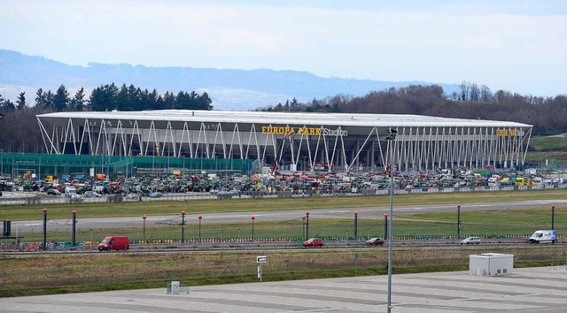 Der Unfall ereignete sich rund um oder...z P4 (auf dem Foto links vom Stadion).  | Foto: Ingo Schneider