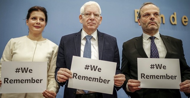 Andrea Despot  , Vorstandsvorsitzende ...22;#we remember&#8220; (wir erinnern).  | Foto: Kay Nietfeld (dpa)