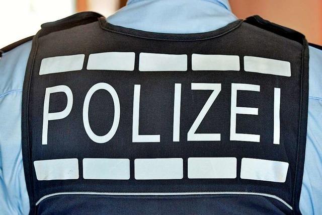Freiburgs Polizei erklrt Autofahrern das Reiverschlussverfahren