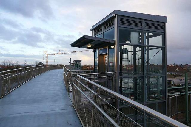 Beschdigte Aufzge am Bahnsteig Haltingen: Ortschaftsrat fordert Video-berwachung