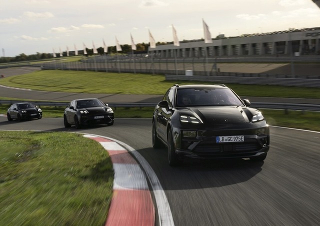 Erkennbar ist ein elektrischer Macan an der steil abfallenden vorderen Haube.  | Foto: Porsche