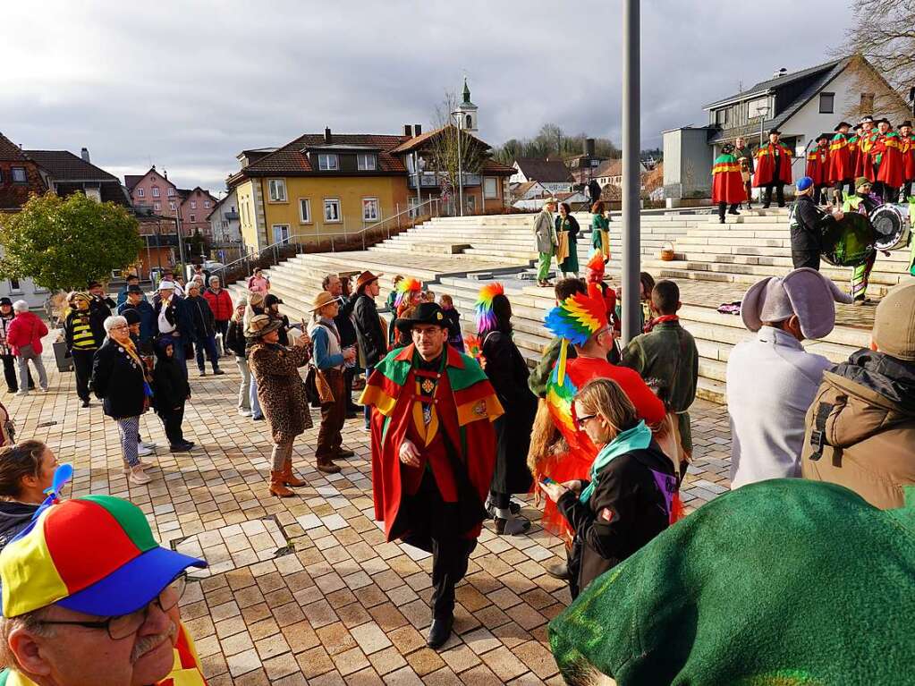 Nach der Absetzung von Brgermeister Adrian Schmidle wurde in Murg auf der neuen Mitte gefeiert.