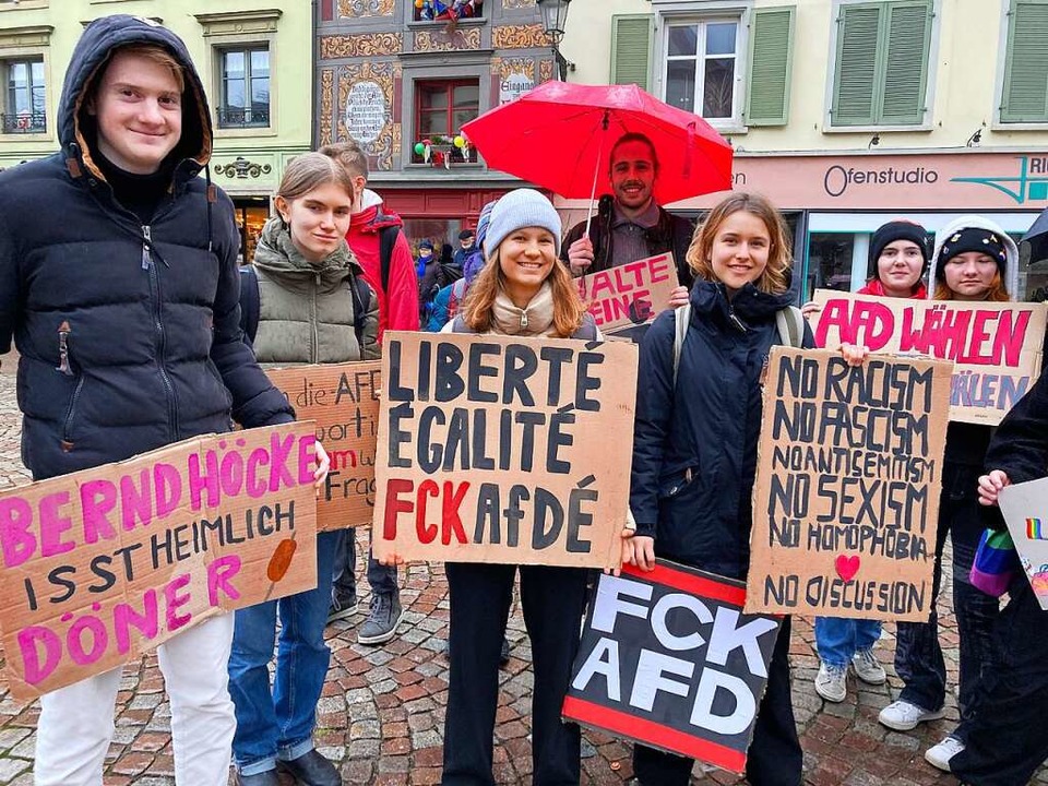 700 Menschen Demonstrieren In Bad Säckingen Für Toleranz Und Gegen Hass ...