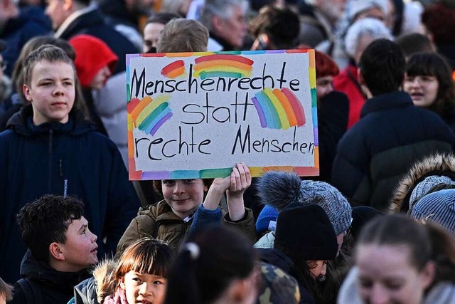 Schler bei der Demo in Rottenburg  | Foto: Ulmer Pressebildagentur