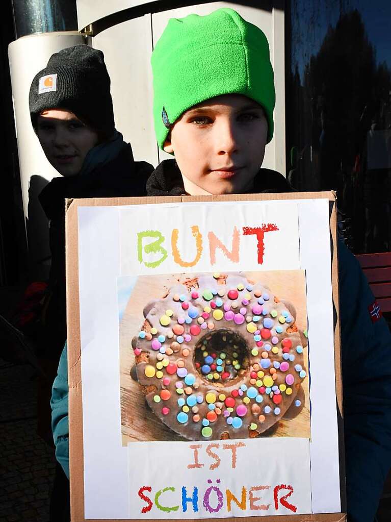 Lrrach setzt ein Zeichen mit einer groen und bunten Kundgebung gegen Rechtsextremismus.