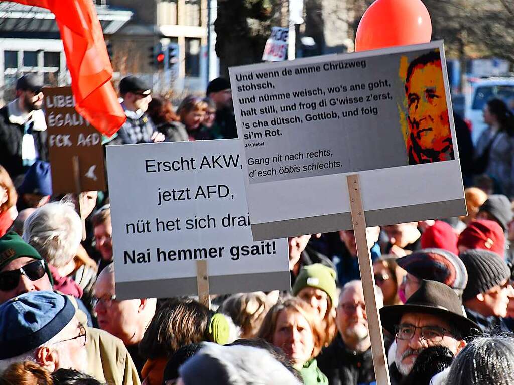 Lrrach setzt ein Zeichen mit einer groen und bunten Kundgebung gegen Rechtsextremismus.