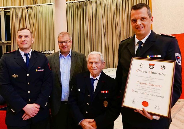 Eugen Bausch (Zweiter von rechts) wurd...gt, Alexander Guhl und Tobias Frster.  | Foto: Feuerwehr Bad Sckingen