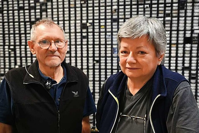 Gnther und Georgeta Wultschner schlieen nach 35 Jahren ihren einmaligen Laden.  | Foto: Ralf Burgmaier