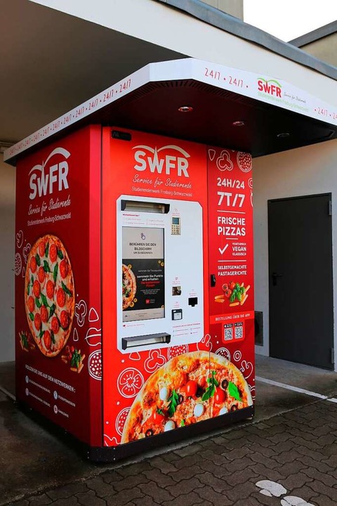 Pizzaautomat des SWFR am Seepark: Ob P...#8211; hier hat man die Qual der Wahl.  | Foto: Christina Rehm