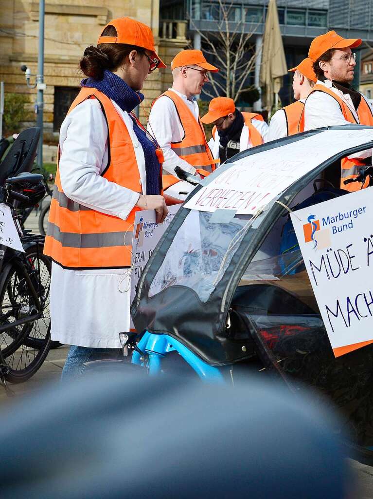 rzte an der Freiburger Uniklinik machen mit Warnstreik Druck im Tarifstreit