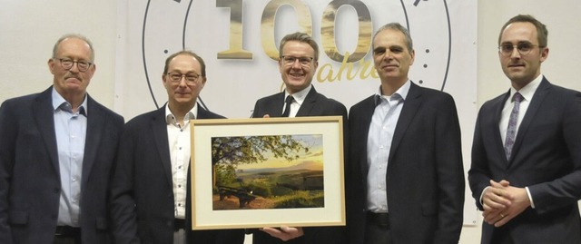 Freude ber 100 Jahre  Erfolg:  Vogtsb...inks) ein Gemlde aus dem Kaiserstuhl.  | Foto: Sebastian Ehret