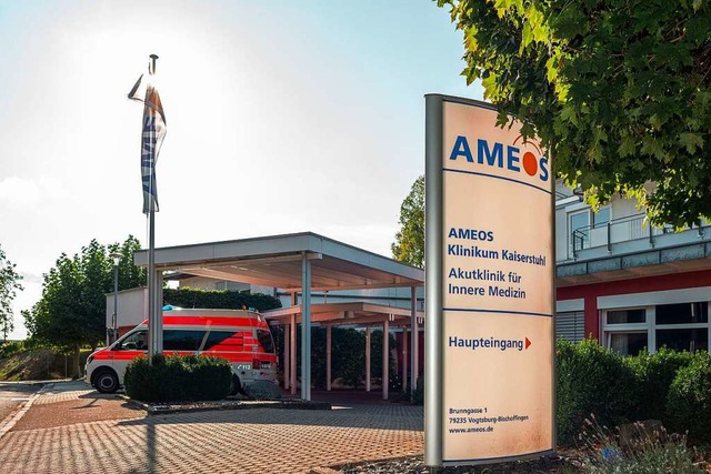 Das Ameos Klinikum in Vogtsburg-Bischo...bergehend seine Bettenzahl reduzieren.  | Foto: Ameos Klinikum Kaiserstuhl