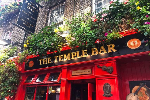 Die berhmte Temple Bar in Dublins Stadtzentrum.  | Foto: Melanie F.
