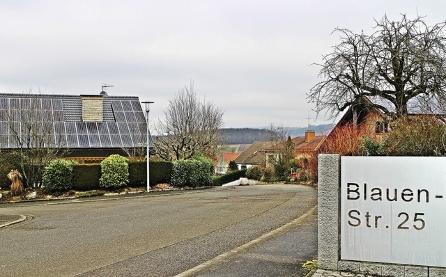 Entlang der Blauenstrae in Schallbach...stcks Blauenstrae 25 verengt werden.  | Foto: Rolf Rhein