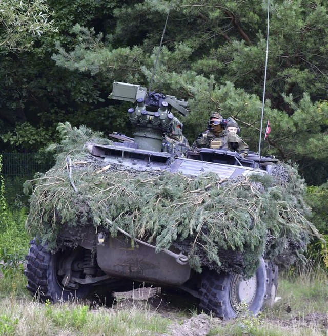 Ein Transportpanzer Boxer  | Foto: IMAGO/Sven Eckelkamp