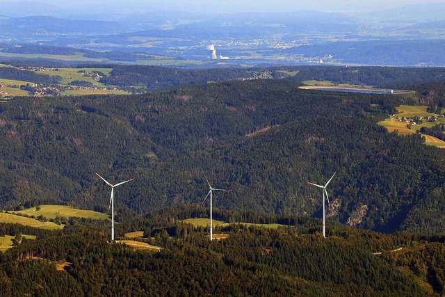 Die drei Windrder errichtete EnBW im ...chen fr Windkraftanlagen vorgestellt.  | Foto: Erich Meyer