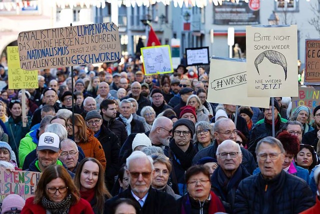 In Waldkirch gingen die Menschen gegen.... Februar, will Emmendingen aufstehen.  | Foto: Patrik Mller