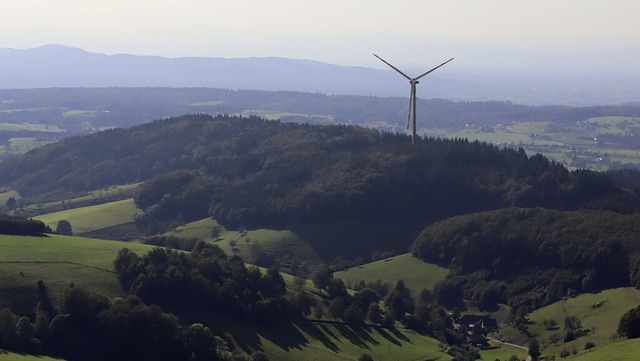 Die Windenergieanlage (WEA) am bewhrt...it einer Gesamthhe von 180 m ersetzt.  | Foto: kostromgruppe Freiburg
