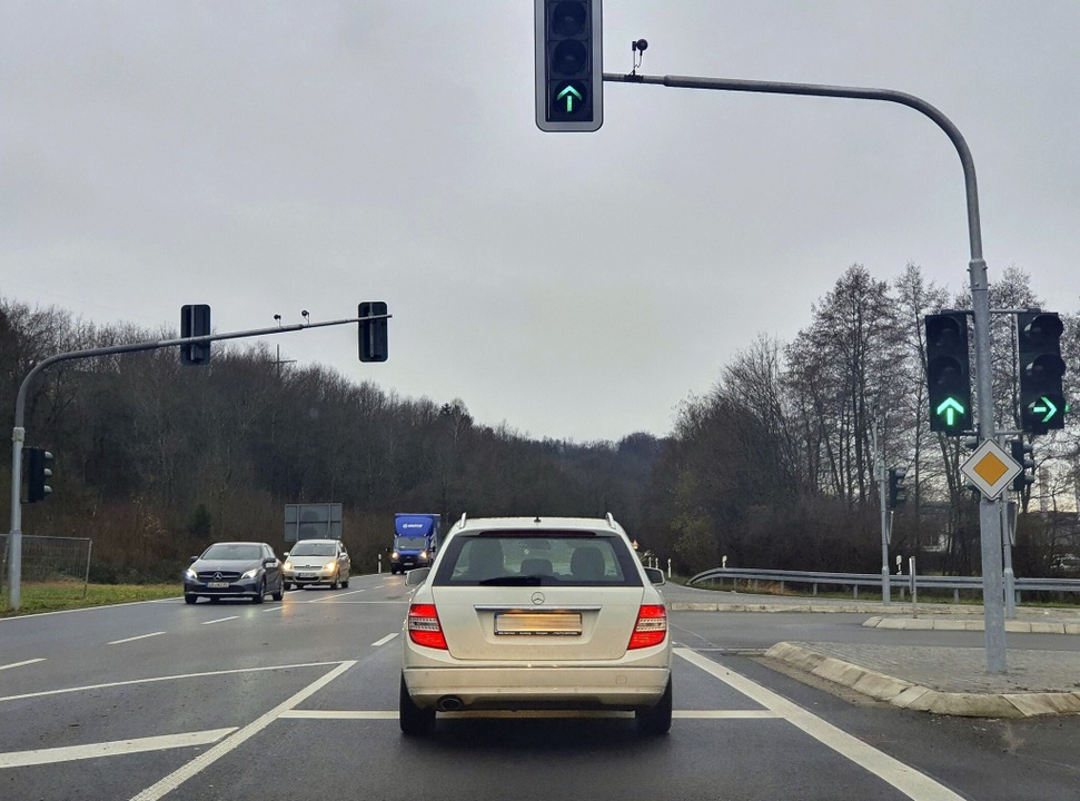 Ampeln Entschärfen Die Beiden Unfallträchtigen B317-Kreuzungen In ...