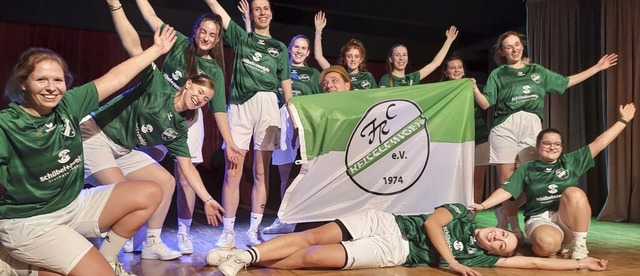 Die Damenmannschaft des Vereins zeigte eine beeindruckende Show.  | Foto: Heidrun Simoneit