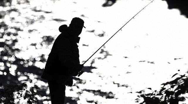 Ist das Wasser sauber, beien auch mehr Fische an.  | Foto: Axel Heimken