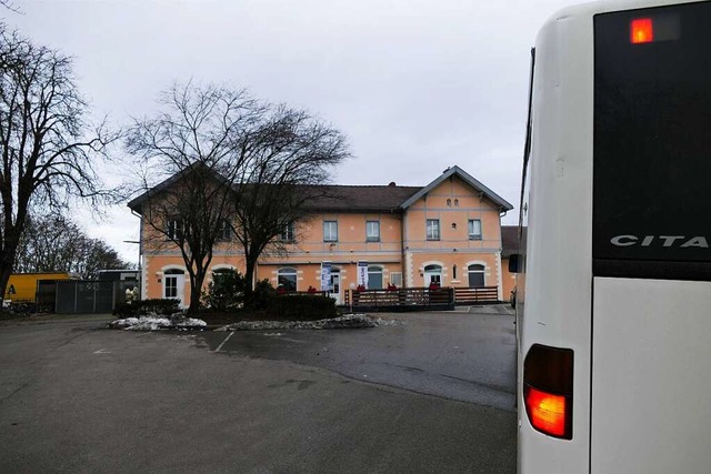 Wenn grade kein anderer Bus auf dem Ba...t, vor allem seit der Taktverdichtung.  | Foto: Simone Hhl