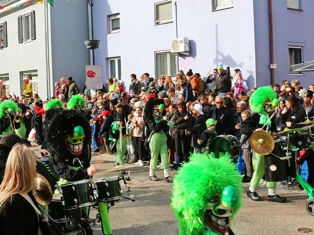 Der Umzug in Binzen ist einer der jhrlichen Hhepunkte der Fasnacht im Kreis Lrrach.