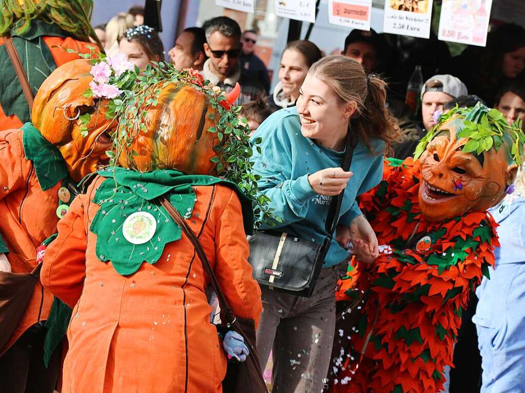 Der Umzug in Binzen ist einer der jhrlichen Hhepunkte der Fasnacht im Kreis Lrrach.