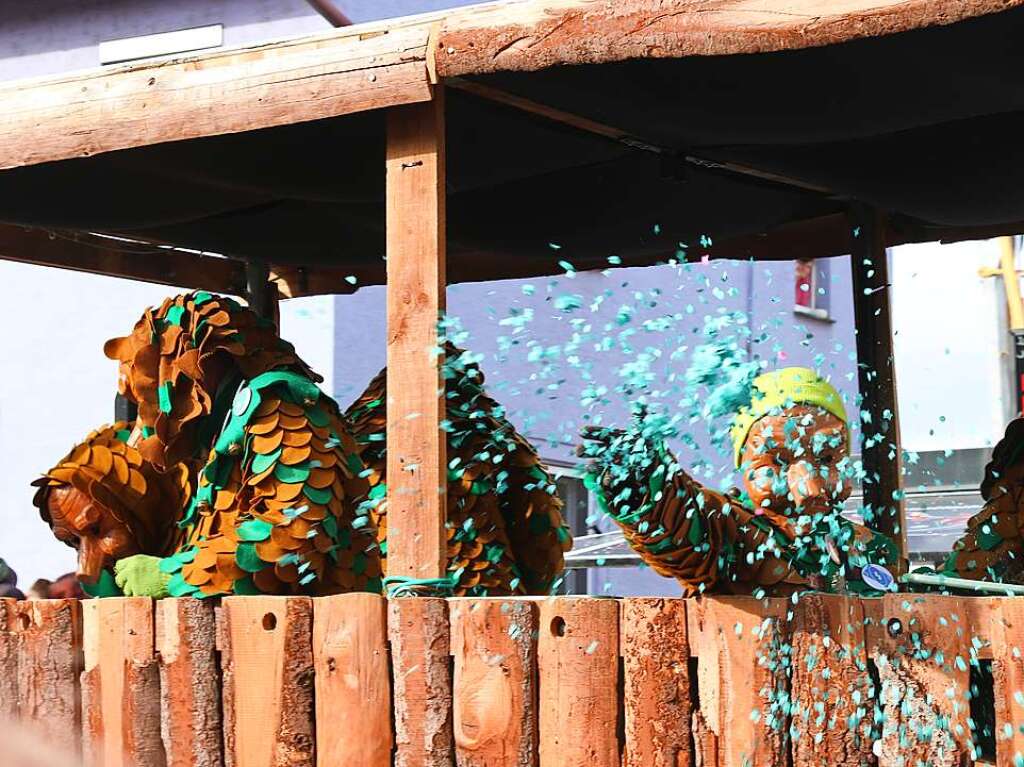 Der Umzug in Binzen ist einer der jhrlichen Hhepunkte der Fasnacht im Kreis Lrrach.