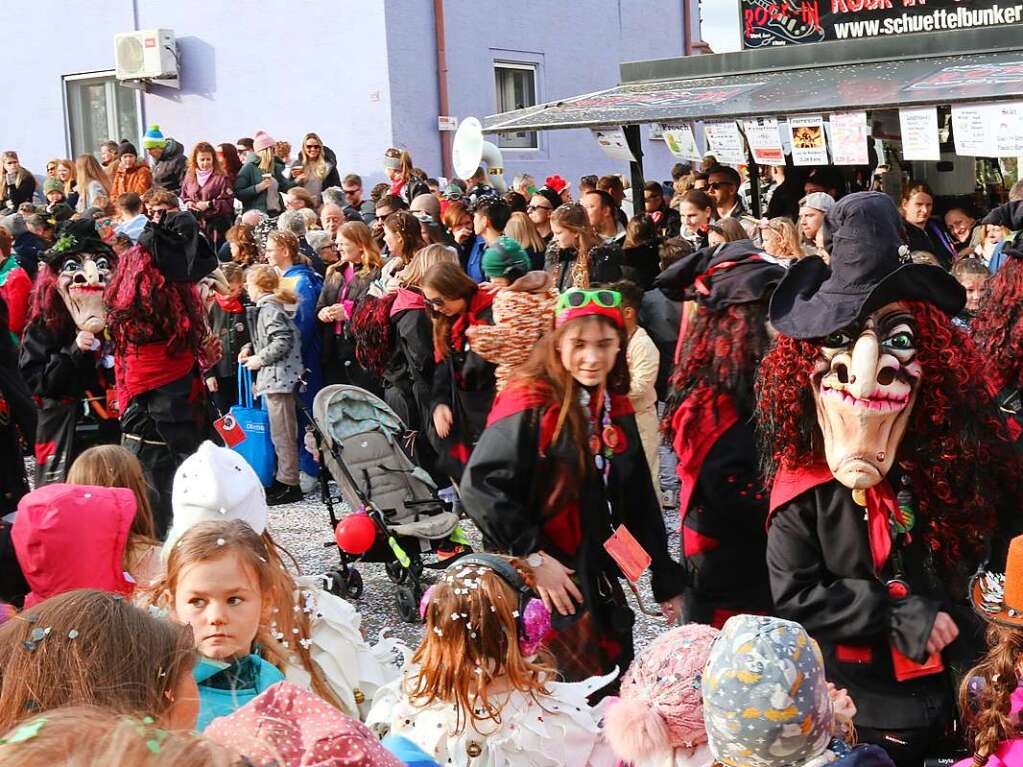 Der Umzug in Binzen ist einer der jhrlichen Hhepunkte der Fasnacht im Kreis Lrrach.