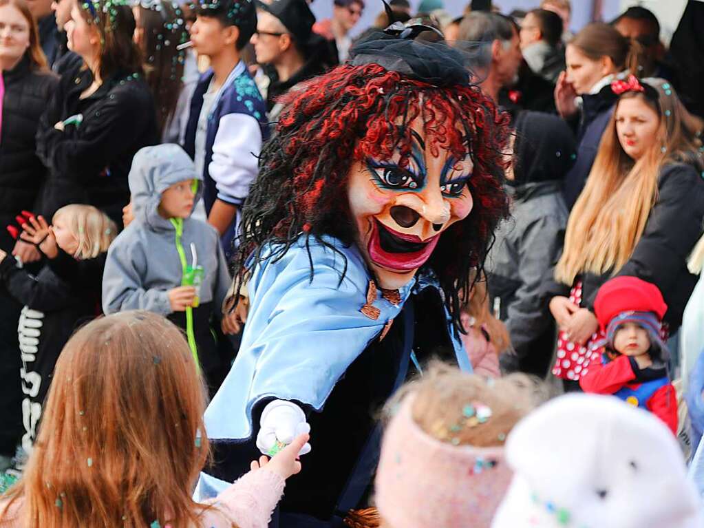 Der Umzug in Binzen ist einer der jhrlichen Hhepunkte der Fasnacht im Kreis Lrrach.