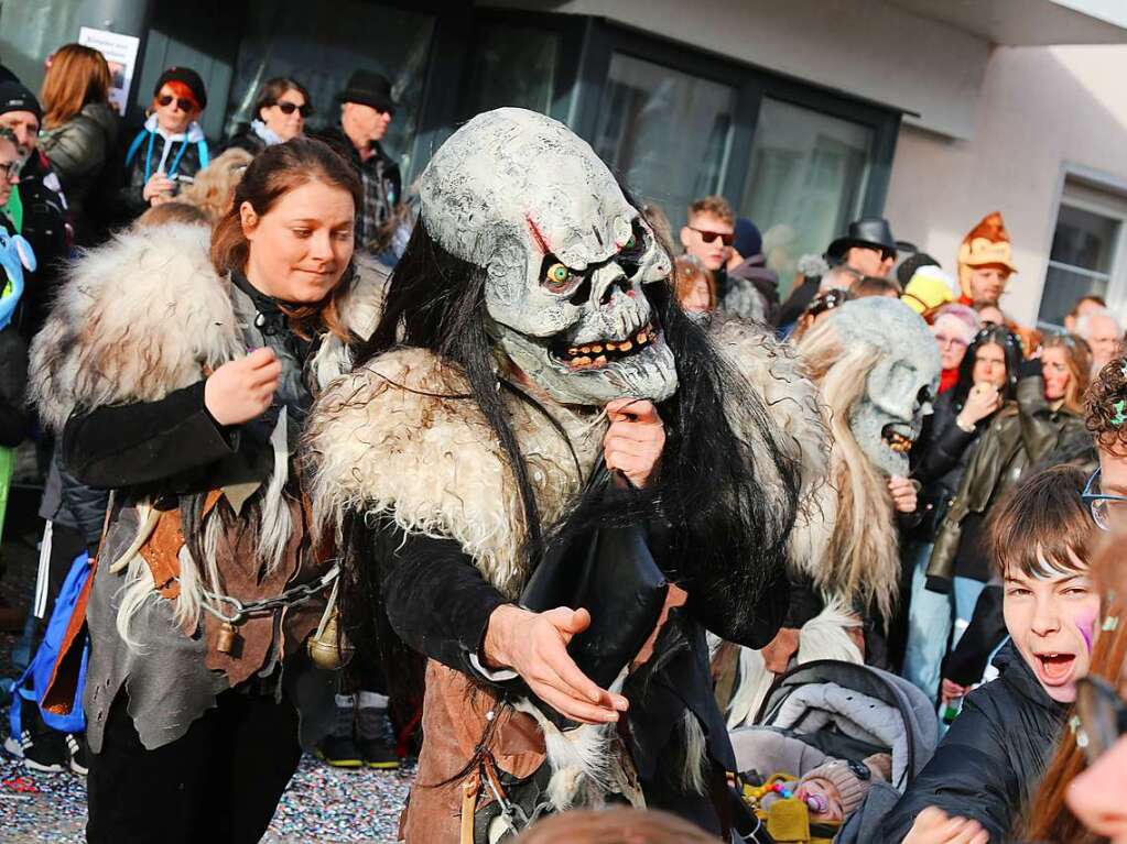 Der Umzug in Binzen ist einer der jhrlichen Hhepunkte der Fasnacht im Kreis Lrrach.