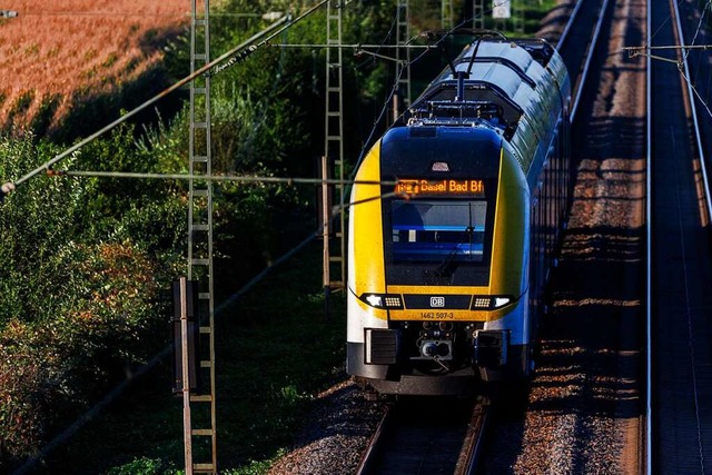 Die Deutsche Bahn will trotz schwierig... &#8211; auch auf der Rheintalstrecke.  | Foto: Philipp von Ditfurth (dpa)